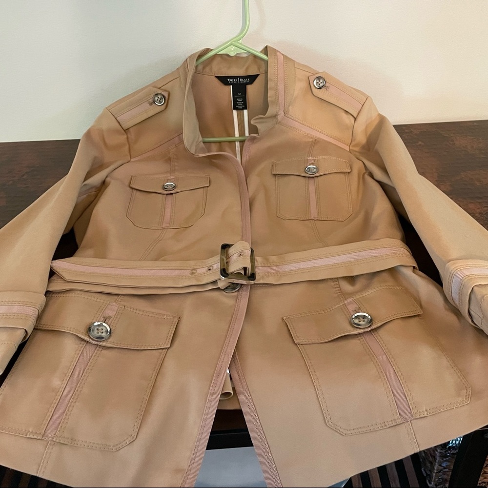 White House black market tan khaki utility cargo jacket NWOT. 12